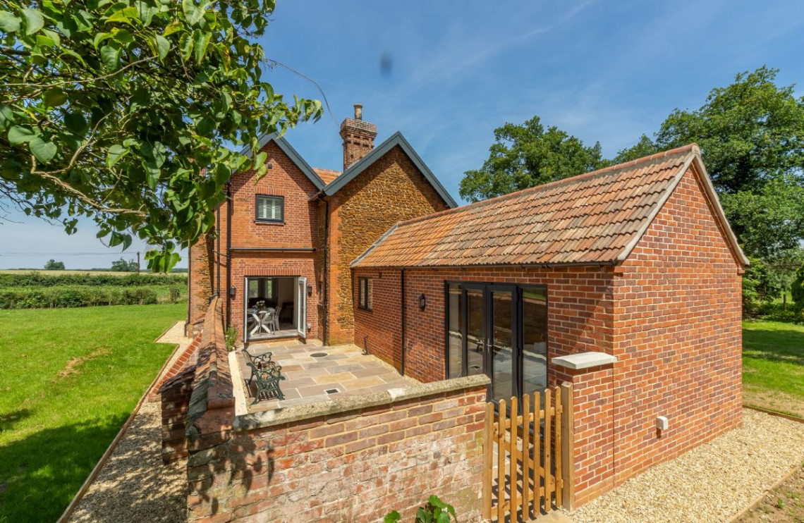 Keepers Cottage (Norfolk) Dog Friendly Cottages & Self