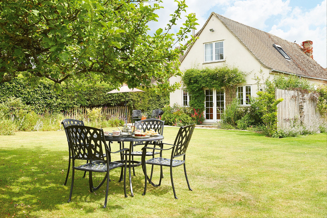 Cotswolds Hideaways Dog Friendly Cottages & Self Catering
