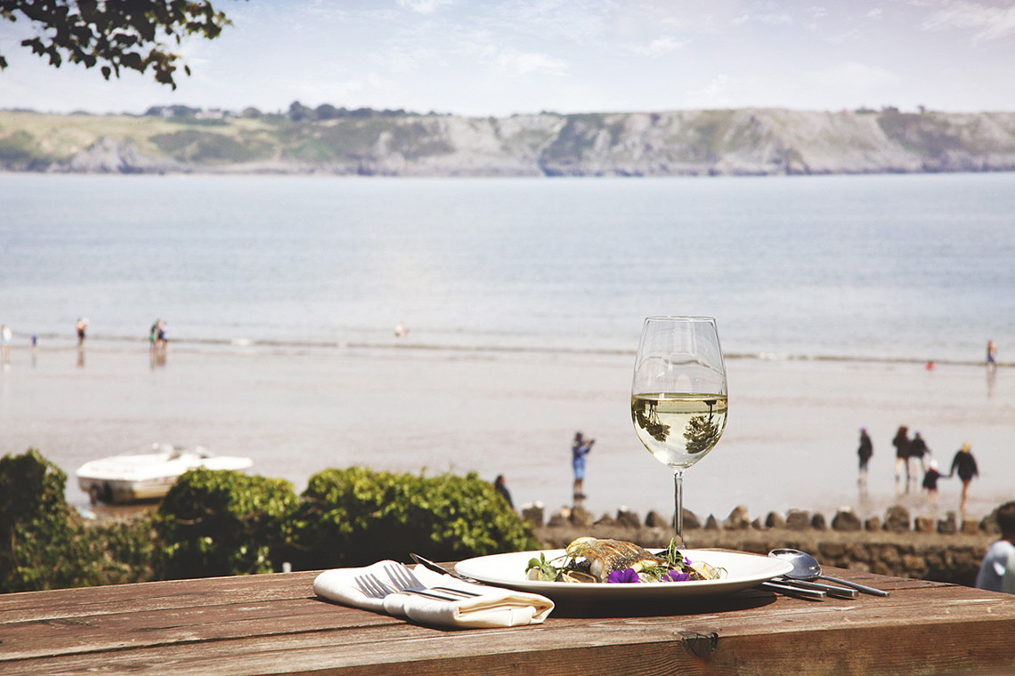 is oxwich bay hotel dog friendly