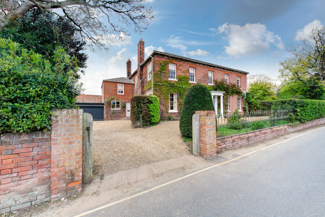 Suffolk Manor House Dog Friendly Cottages & Self Catering