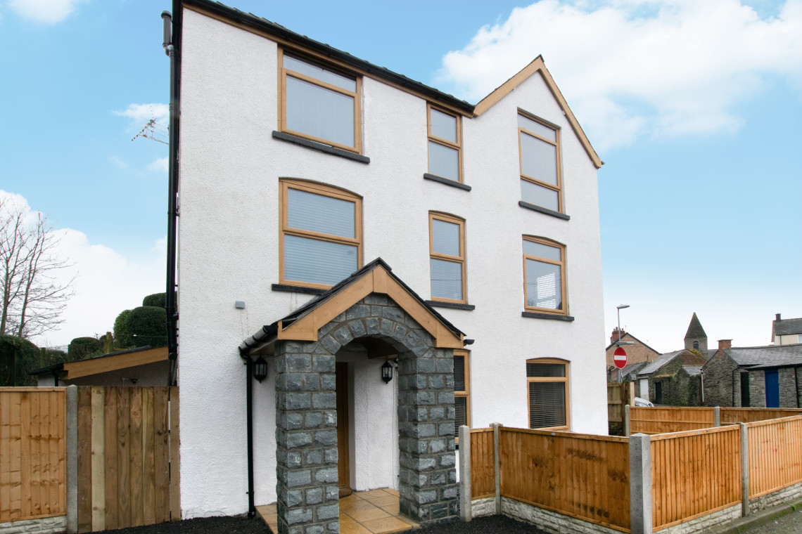 Gwynle Townhouse, Bala Dog Friendly Cottages &amp; Self Catering